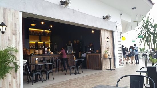 Considered one of the best coffees in Pasir Ris, Singapore, The Place; Delihunt is known for the variety of burgers and coffees, Little India Singapore cafe and restaurant