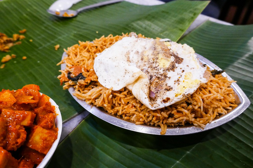 Chicken Chettinad has major notes of star anise and fern which are rich, tasty, and creamy in Little India Singapore